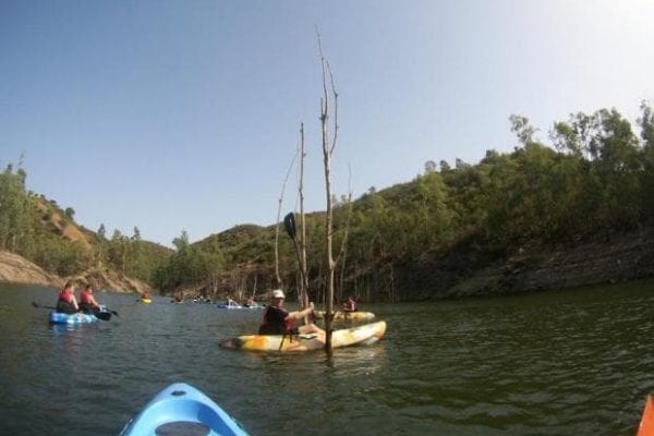 sevilla-aventura-pareja-kayak-pantano.jpg