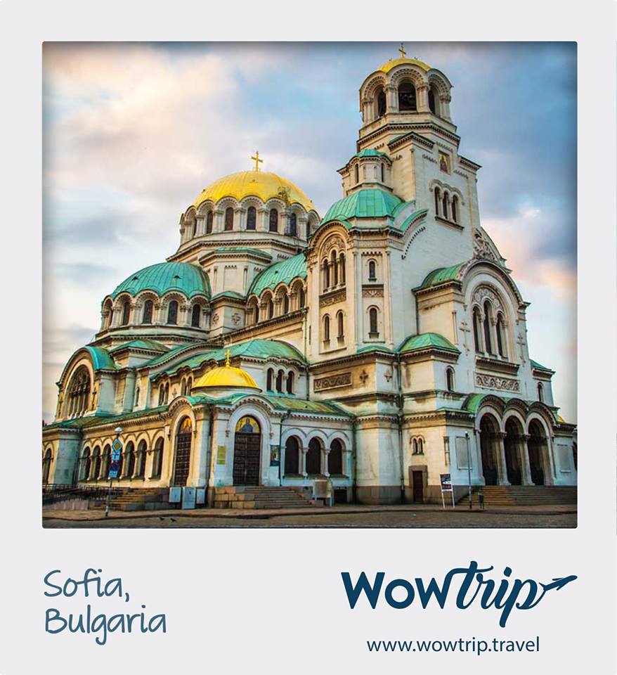 La Catedral Alexander Nevsky en Sofía, Bulgaria, capturada con un marco de Viaje sorpresa con vuelo + hotel a una ciudad de Europa, ofrece una visión impresionante de la rica historia de Europa. - ForTwo - Planes para parejas