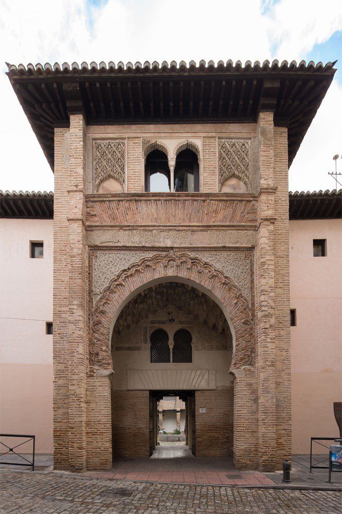 corral-del-Carbón-planes-gratis-Granada