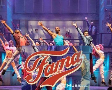 Artistas con trajes vibrantes saltan al escenario del Teatro EDP Gran Vía, con el texto "Fama, el musical" superpuesto. - ForTwo - Planes para parejas