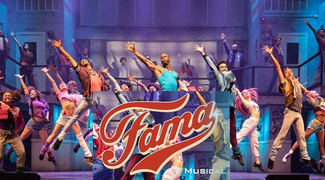 Artistas con trajes vibrantes saltan al escenario del Teatro EDP Gran Vía, con el texto "Fama, el musical" superpuesto. - ForTwo - Planes para parejas