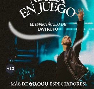 Cartel de "Magia en juego - Javi Rufo (Madrid)" que muestra al mago Javi Rufo en el escenario con el brazo levantado, destacando premios y número de público. - ForTwo - Planes para parejas