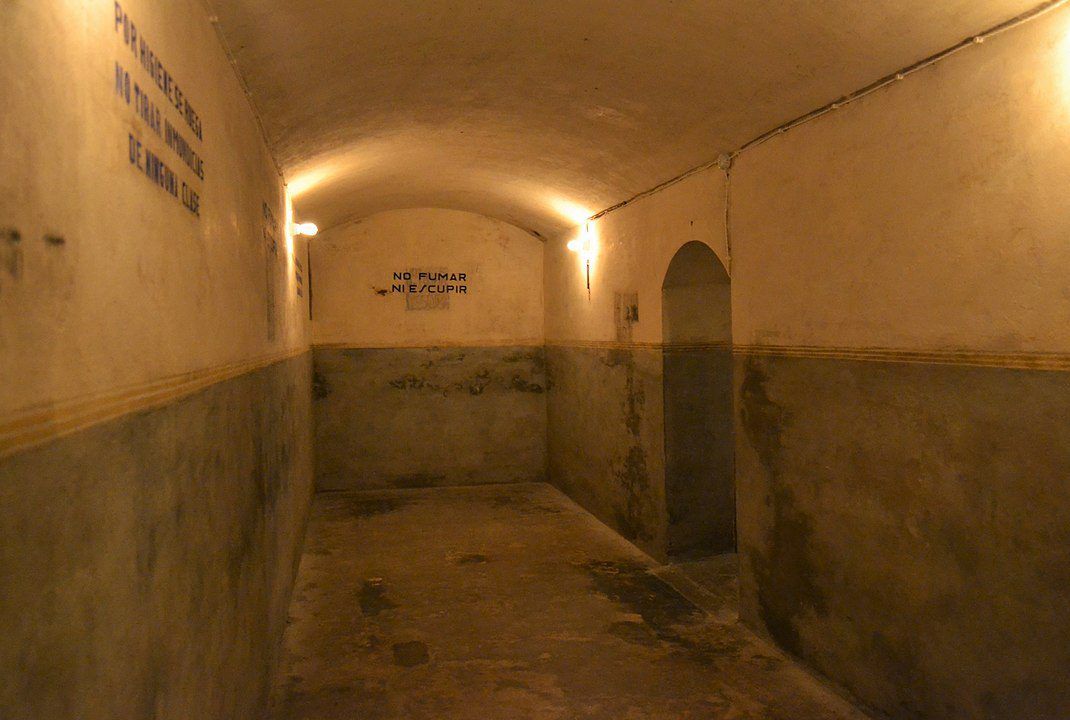 Refugio-antiaéreo-bombas-gens