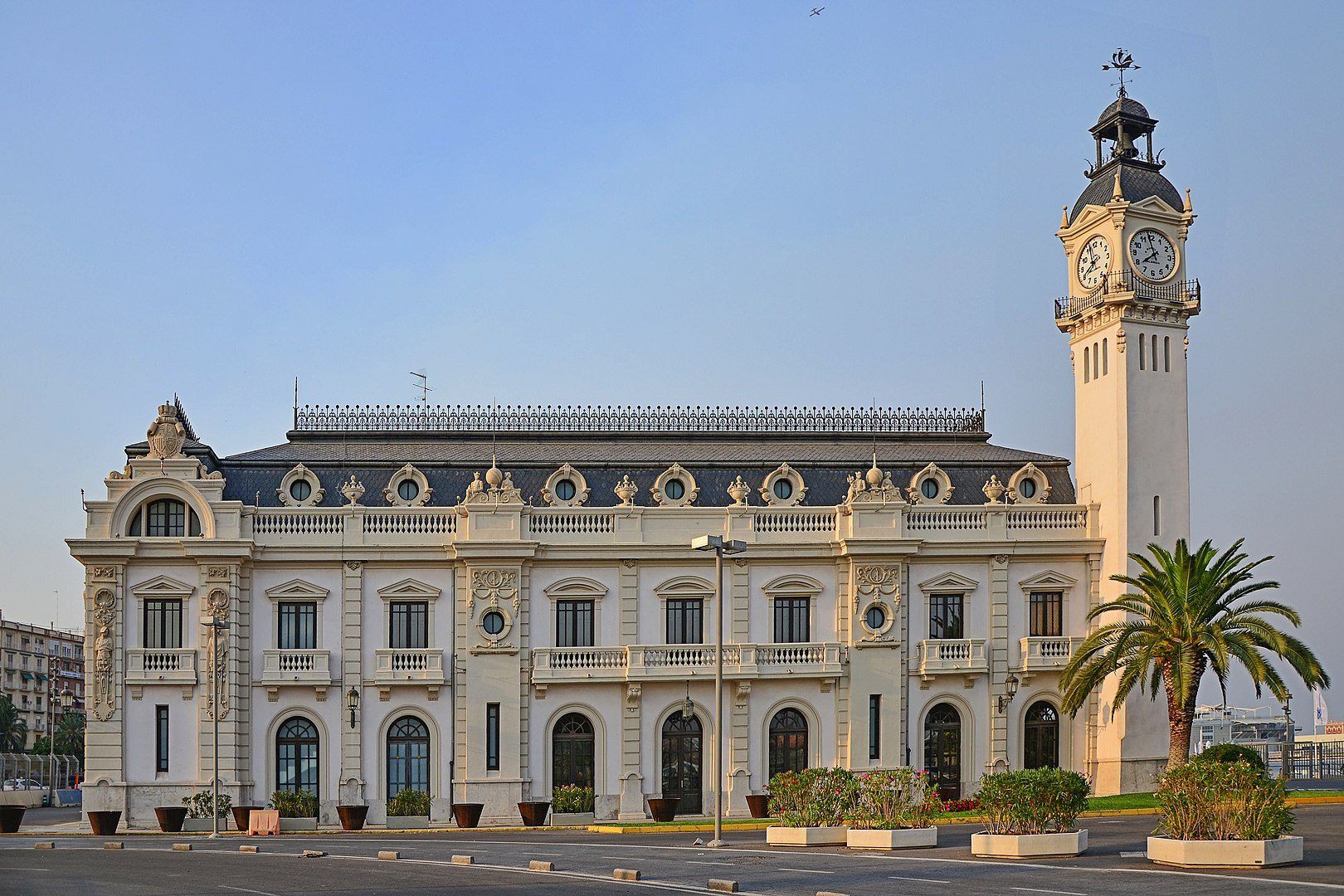 Sede-de-la-autoridad-portuaria-de-Valencia-Edificio-del-reloj