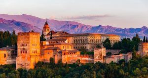 Vista de la Alhambra de Granada|Interior de Baños Arabes Hamman