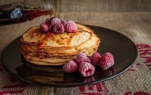 pancakes desayuno|caja de cruasanes manolo bakes|desayuno clásico|"el desayuno"|desayuno rústico|desayuno básico- ditartas|