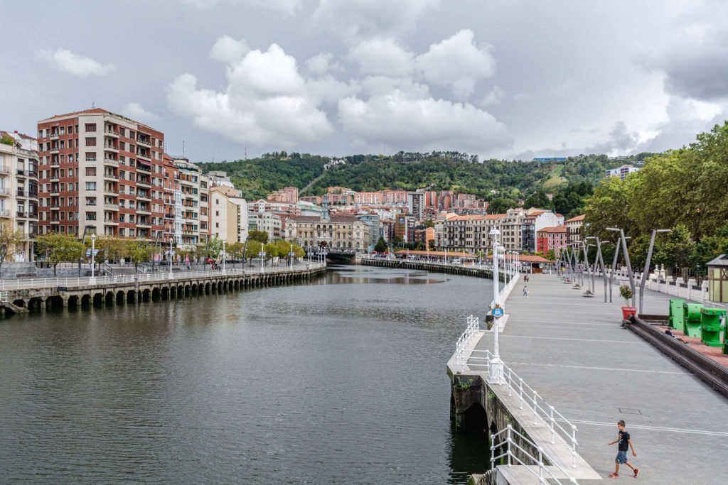 Bilbao. Foto de Eduardo Kenji Amorim en Unsplash.
