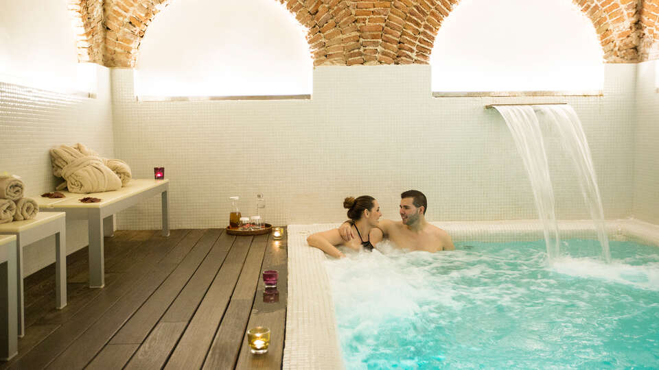 escapadas-chollos-hoteles-lujo|Hotel de lujo alicante|Hotel de lujo Caseres|Hotel de lujo Córdoba|Hotel de lujo Granada|Hotel de lujo Madrid|Hotel de lujo Salamanca|Hotel de lujo Sevilla|Hotel de lujo Valencia