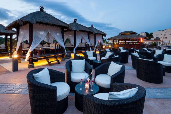 exterior-chill-out-invisa-hoteles-ibiza-españa-1