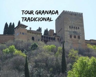 Un edificio histórico de piedra rodeado de árboles con el texto "Visita guiada por Granada tradicional" encima. - ForTwo - Planes para parejas