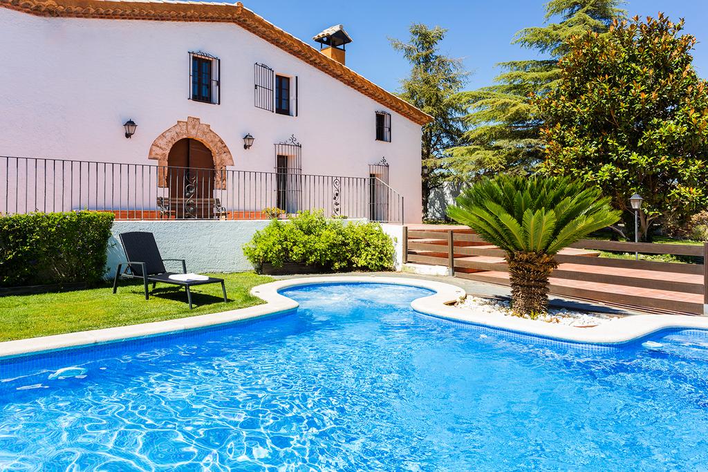 Masía can canyes piscina