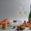 El Picnic de lujo en Barcelona - Menú Dos Tiempos ofrece una lujosa variedad de champán, caviar, panes, mazapán con forma de fruta y dos copas de champán llenas, ideal para una tarde soleada en Barcelona. - ForTwo - Planes para parejas