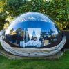 Vive una estancia única en una tienda burbuja transparente con cama y muebles en medio de un frondoso jardín en el Mil Estrelles Hotel Burbuja en Cornellá de Terri, Girona. - ForTwo - Planes para parejas