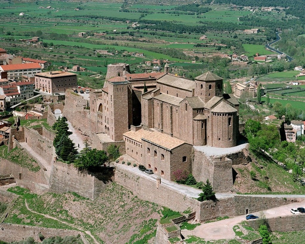 parador de cardona vistas pájaro