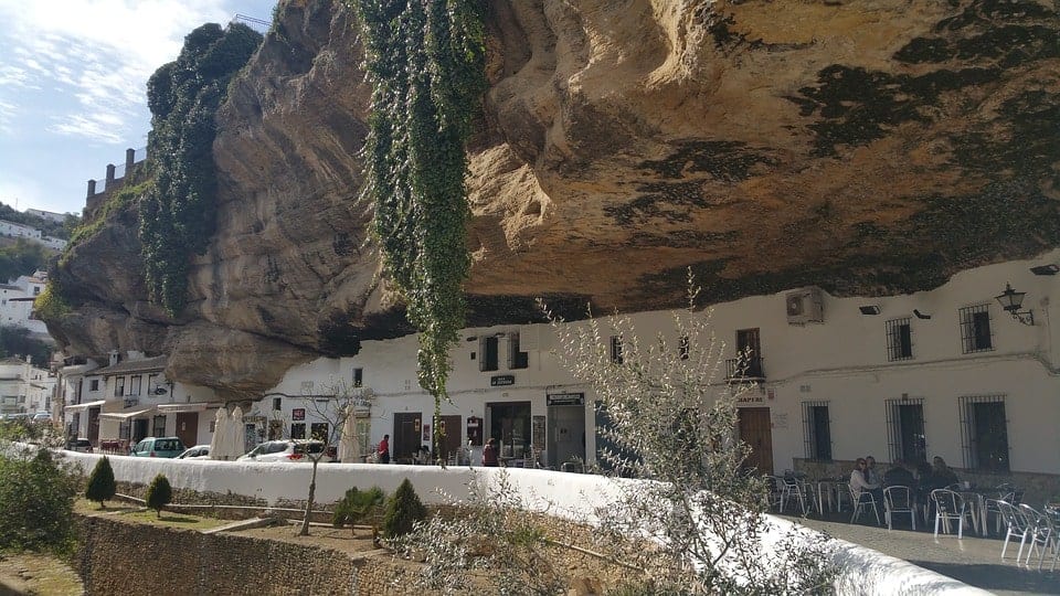 Setenil de las bodegas montaña
