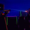 En el emocionante reino de Lasertag en Laserspace Zaragoza - Pack Ocio, los jugadores navegan por una habitación oscura salpicada de luces de neón y obstáculos brillantes, convirtiendo el lasertag en una aventura llena de adrenalina. - ForTwo - Planes para parejas