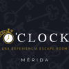 Póster de Escape Room Operación Búnker con un diseño de reloj con intrincados motivos de llaves. "¡Desafía tu ingenio!" promete una aventura alucinante que pondrá a prueba tu ingenio y tu capacidad para resolver problemas. - ForTwo - Planes para parejas